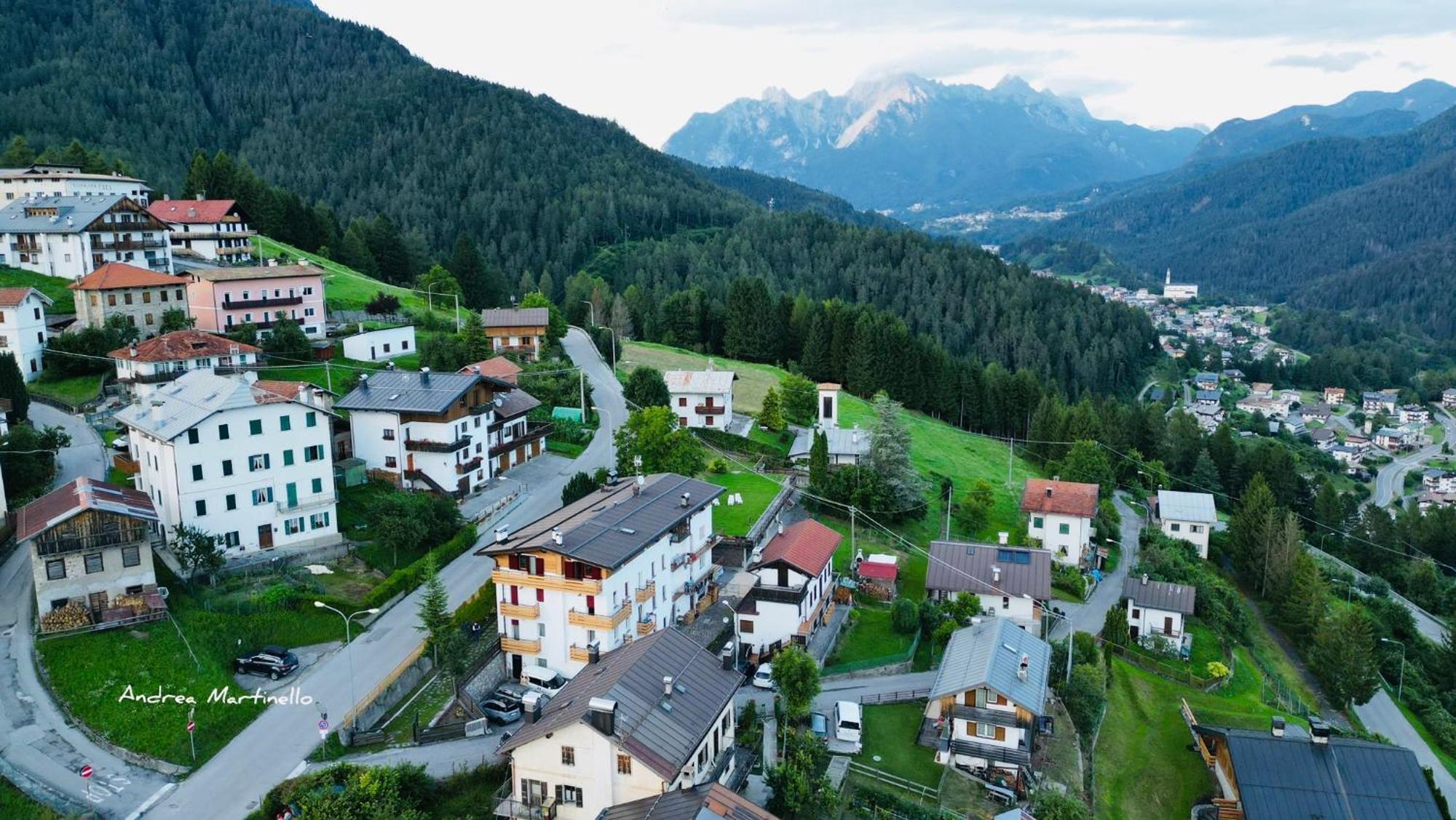 Апарт готель Mansarda La Soffitta Домедже-ді-Кадоре Екстер'єр фото